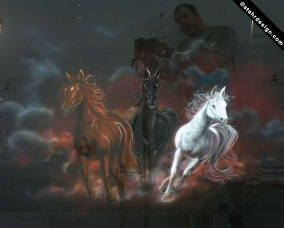 852